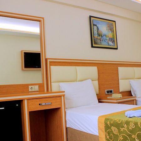 Hotel Buyuk Paris Istanbul Exteriör bild