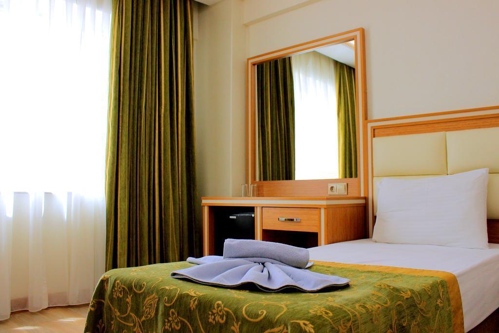 Hotel Buyuk Paris Istanbul Exteriör bild