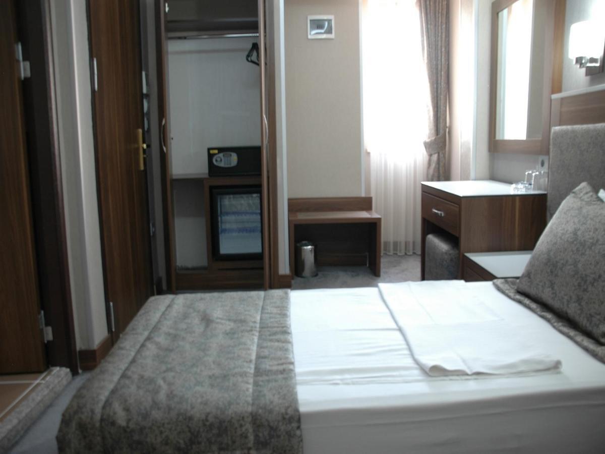 Hotel Buyuk Paris Istanbul Rum bild