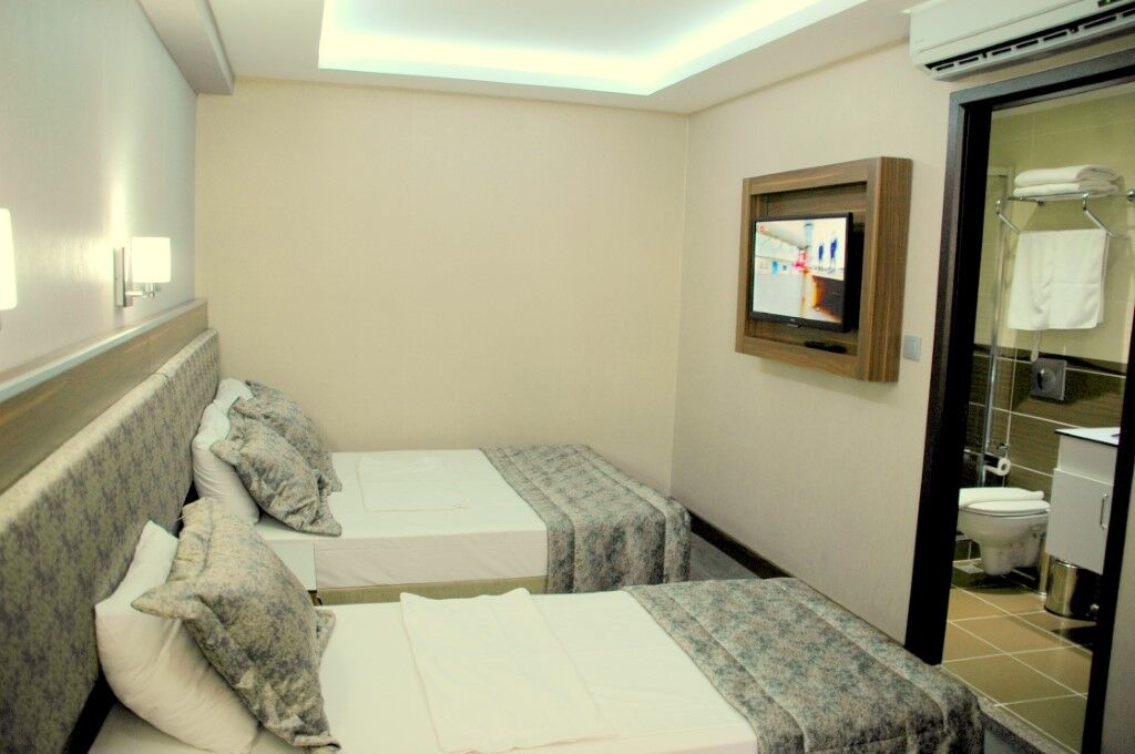 Hotel Buyuk Paris Istanbul Exteriör bild